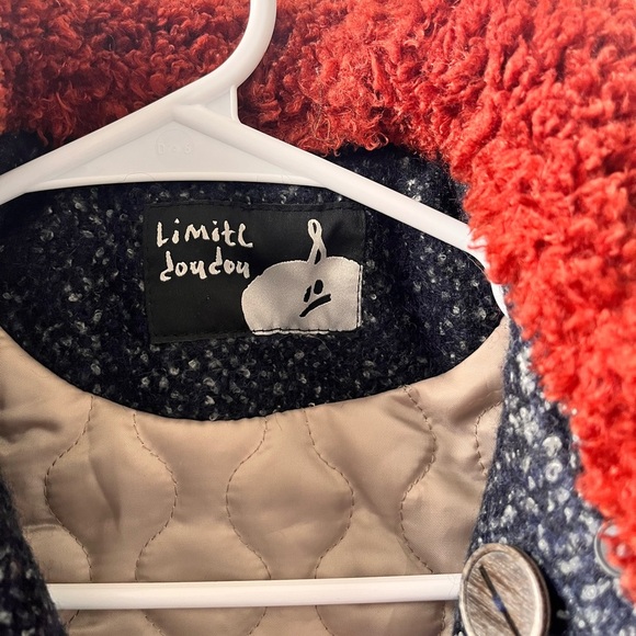 Stylish Kids' Pea Coat with Red Collar - Picture 5 of 9